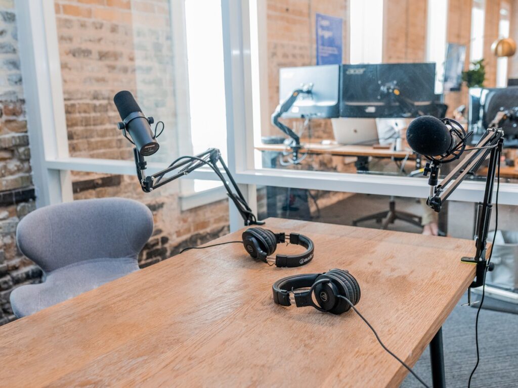 Poziv na on line radionicu 'Javni nastup u virtualnom okruženju'