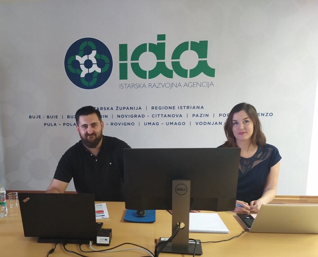 Poduzetnicima predstavljen način izdvajanja od konkurencije i pozicioniranja na tržištu putem online webinara na temu
