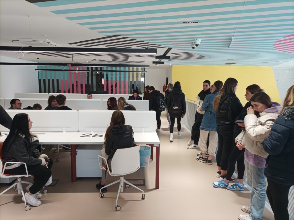 UČENICI EKONOMSKE SREDNJE ŠKOLE POSJETILI COWORKING CENTAR PULA
